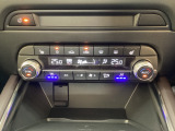 暑い夏の時期にとっても快適なシートベンチレーションを装備!シート内部に取り付けられたファンでシートの表面を換気して、涼しくしてくれます。