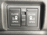 【両側パワースライドドア】スマートキーや運転席のスイッチで後席両側スライドドアの開閉が可能♪電動だから力を入れてドアを開ける必要が無く、小さなお子様でも簡単に開け閉めでき快適です♪