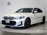 330e Mスポーツ ミネラル・ホワイトメタリック ブラックレザーシート 18AWホイール  全周囲カメラ アクティブクルーズコントロール ヘッドアップディスプレイ カーブドディスプレイ アンビエントライト