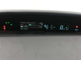 とっても見やすいメーターです。夜間時はラグジュアリーな気分にさせてくれる照明が魅力ですので、夜のドライブも楽しみになりますよ♪