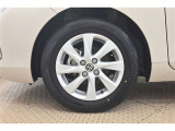 純正なので車に似合うデザインになっていますね。スタッドレスタイヤもご相談下さい。