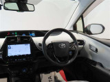運転席からの視界は良好です。実際にお座りになってお確かめください!