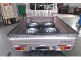 スタッドレスホイールセット4本新品付きになります。