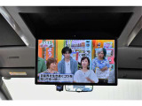 後席モニター付きです。
