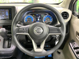 【ステアリングスイッチ】運転中、前方から目線をそらすことなく、オーディオ等の操作が可能な便利機能!安心&快適なドライブを演出してくれます♪