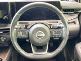 インテリアに合わせたデザインのステアリングは、運転される方のことも考え、運転しやすい形状、大きさです。是非一度、実際に触ってお確かめください。