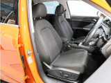 使用感がでやすい運転席側シートですがご覧のようにきれいな状態となっております。0078-6002-327008までお気軽にお問合せ下さい。