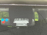 【トヨタセーフティセンス】走行中に前方の車両等を認識し、衝突しそうな時は警報とブレーキで衝突回避と被害軽減をアシスト。より安全にドライブをお楽しみいただけます。