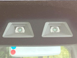 【スマートアシスト】走行中に前方の車両等を認識し、衝突しそうな時は警報とブレーキで衝突回避と被害軽減をアシスト。より安全にドライブをお楽しみいただけます。