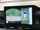 【パノラミックビューモニター】専用のカメラにより、上から見下ろしたような視点で360度クルマの周囲を確認することができます☆死角部分も確認しやすく、狭い場所での切り返しや駐車もスムーズに行えます。