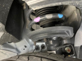 お車を安心してお乗りいただく為には、足回りの定期点検が欠かせません。サービスサポート(有償保証)では無料点検もご提供しており、安心のカーライフをお過ごしいただけるサポート体制が整っています。