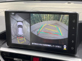 【パノラミックビューモニター】専用のカメラにより、上から見下ろしたような視点で360度クルマの周囲を確認することができます☆死角部分も確認しやすく、狭い場所での切り返しや駐車もスムーズに行えます。