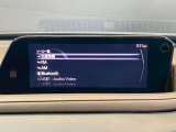 【マツダコネクト】ラジオ・テレビ/Bluetoothオーディオ、その他アプリケーションなどの機能で楽しむことができます。