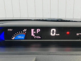センターメーターを採用しております^^視線の移動が少なく、より安全な運転ができますね!