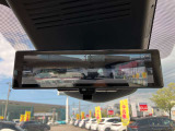 インテリジェントルームミラー☆カメラの映像を映すことで荷物や人が乗っていても後方視界を確保できます☆