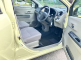 入庫した車両は美装斑がクリーニング☆専用洗剤や機械を使います。 安い!!でも綺麗をモットーに内外装ともに魂を込めて仕上げています