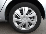 実車は夏用タイヤを装着しています。