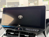【12.3インチワイドナビ】高級感とインパクトのある大型ワイドナビを装備。各種オーディオ操作はもちろん、横長ワイド画面でのマップ2分割表示など、利便性も高いナビです♪