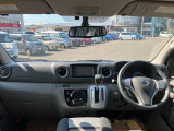 運転席まわりです。細かいオプションなど、気になるところがあればお気軽にメールやお電話等でお問合せください。