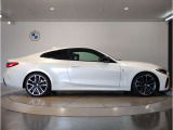 ☆BMWの前後重量配分50:50はエンジン自体をフロントタイヤよりも後ろにずらし、通常はエンジンルーム内に搭載される重量物であるバッテリーをトランクに移動させるなどして実現されています☆
