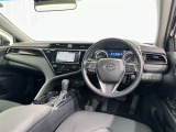 運転席まわりです。 各操作スイッチは使いやすい位置に配置されてます。