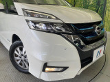 【LEDヘッドライト】悪天候や夜間走行時も良好な視界を確保し安心して運転できる高輝度LEDヘッドライトを装備!点灯速度が早く、消費電力も抑えられています。