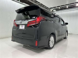 沢山乗れるのがこの車の魅力!2台で移動しないと・・・なんて時もこの車なら1台で!大活躍です♪