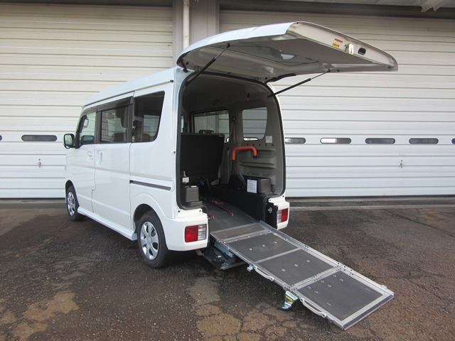 NV100クリッパーリオ チェアキャブ ハイルーフ 4WD