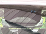 【ホンダセンシング】走行中に前方の車両等を認識し、衝突しそうな時は警報とブレーキで衝突回避と被害軽減をアシスト。より安全にドライブをお楽しみいただけます。