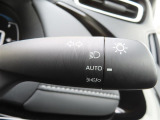 AUTOの位置にセットしておくと、暗くなったら自動でライトの点灯をサポートしてくれます!高速道路でのトンネル通過時など便利です!