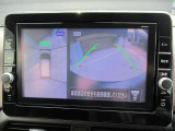 多彩なナビ機能に加えて、アラウンドビューモニターの画像も大画面に映し出されます。周囲の状況をもっと確認しやすくなり、駐車が楽に安心して行えます。
