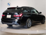 BMWのお車は、&ldquo;駆け抜ける歓び&rdquo;を体現しております。走行の安定性とコーナリングの良さを追求し、思い通りにハンドルの操作可能です。