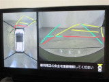 パノラミックビューモニター付きです。車両を上から見たような映像をディスプレイオーディオ画面に表示。運転席からの目視だけでは見にくい、車両周辺の状況をリアルタイムでしっかり確認できます。
