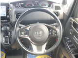 【車屋】として、長く車業界に従事した経験豊富なスタッフが多数在籍しております。