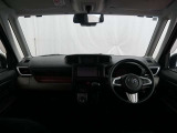 見通しのよいすっきりとした視界で、誰でも運転しやすいです。運転のしやすさは疲れにくさにも繋がりますよ♪