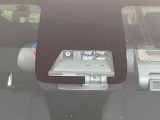 【トヨタセーフティセンス】走行中に前方の車両等を認識し、衝突しそうな時は警報とブレーキで衝突回避と被害軽減をアシスト。より安全にドライブをお楽しみいただけます。