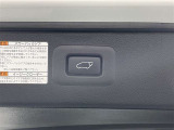 バックドアの開閉が電動操作可能。荷物の出し入れもラクラクです。