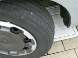 ※夏タイヤ新品納車※新品タイヤで納車いたします♪溝が少ないままだとスリップしたりブレーキ時の制動距離が長くなってしまいます。交換までまだまだ余裕があるのは経済的にも助かります