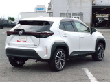 明るく広々、落ち着いた店内では、中古車のご検討・ご購入のほか、携帯電話(au)の購入等、様々なご相談に幅広く応えていきます♪