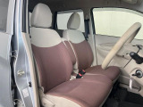 運転席シート廻りは使用感も少なく、良好な状態となっています。前オーナー様が丁寧に使っていたことがよくわかりますね。