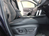 パワーシート搭載。微妙な調整が手軽にでき、ピッタリなポジションで運転することが可能です。