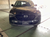 マツダのミドルクラスSUV『CX-5』魂動デザインとスカイアクティブ技術をフル搭載した初代モデルが発売され、洗練された力強い魂動デザインに進化した2代目にモデルチェンジしました。
