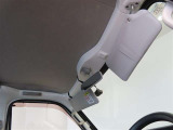 サンバイザーには駐車券等を挟んで簡易的保管することが可能です◎