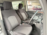 運転席シート廻りは使用感も少なく、良好な状態となっています。前オーナー様が丁寧に使っていたことがよくわかりますね。