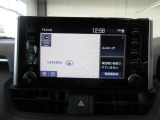 ディスプレイオーデイオ(AM/FMチューナー・Biuetooth・USB入力)+ナビが付いています。