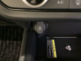 後方にもドライブレコーダーのカメラが付いています。前後両方でお車の周りを監視・記録いたします。