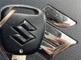 【キーレス】少し離れた場所からでもボタン一つでドアの開錠・施錠ができるのでとっても便利!ドアの鍵穴周りに傷をつけることもありません♪