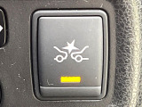 【エマージェンシーブレーキ】走行中に前方の車両等を認識し、衝突しそうな時は警報とブレーキで衝突回避と被害軽減をアシスト。より安全にドライブをお楽しみいただけます。