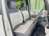 運転席シート廻りは使用感も少なく、良好な状態となっています。丁寧に使われていたことがよくわかりますね。