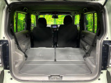 普段のお買い物や通勤、送迎等に十分な荷室スペースを確保しております。セカンドシートを倒すと、大きな荷物の積載も可能です♪